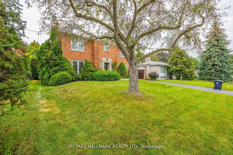 16 Paultiel Drive W