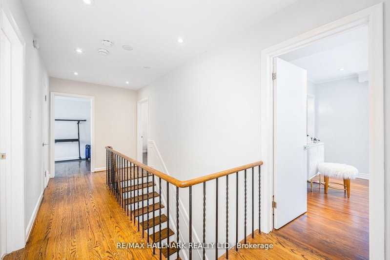 16 Paultiel Drive W