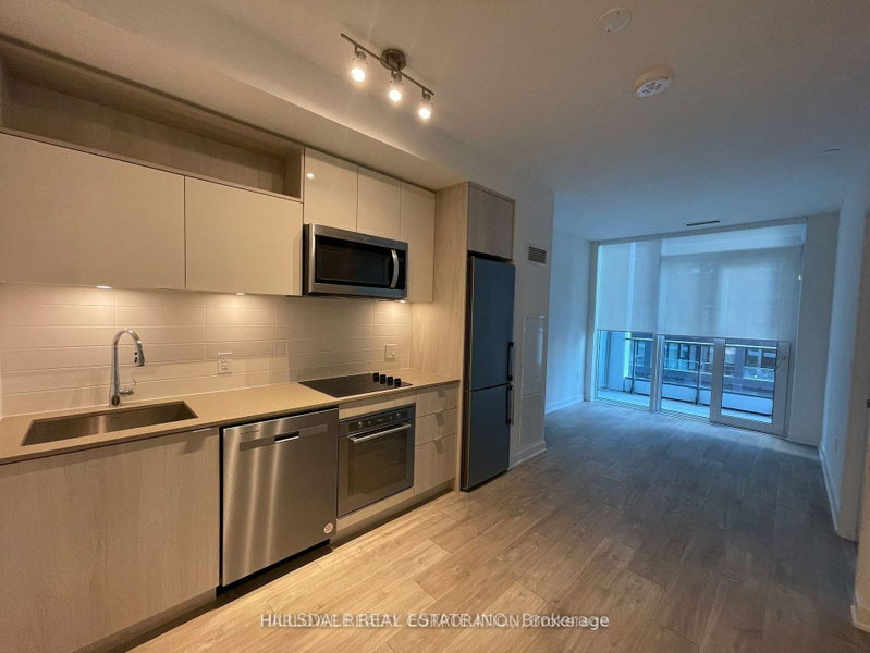 458 SW - 121 Lower Sherbourne Street