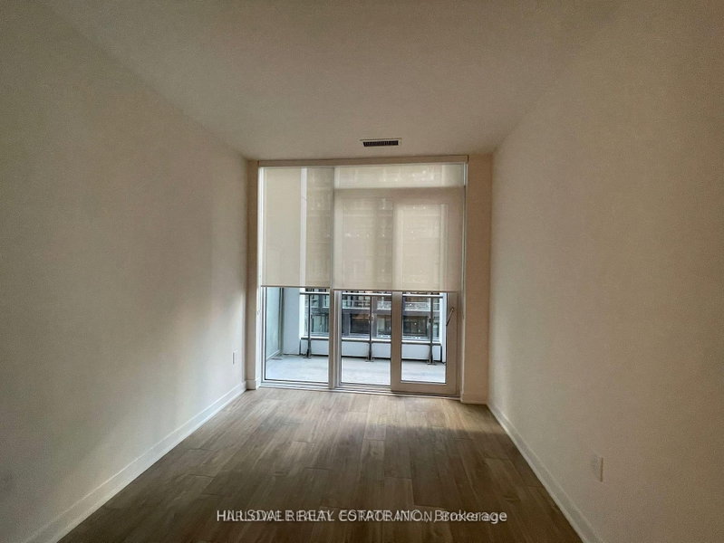 458 SW - 121 Lower Sherbourne Street
