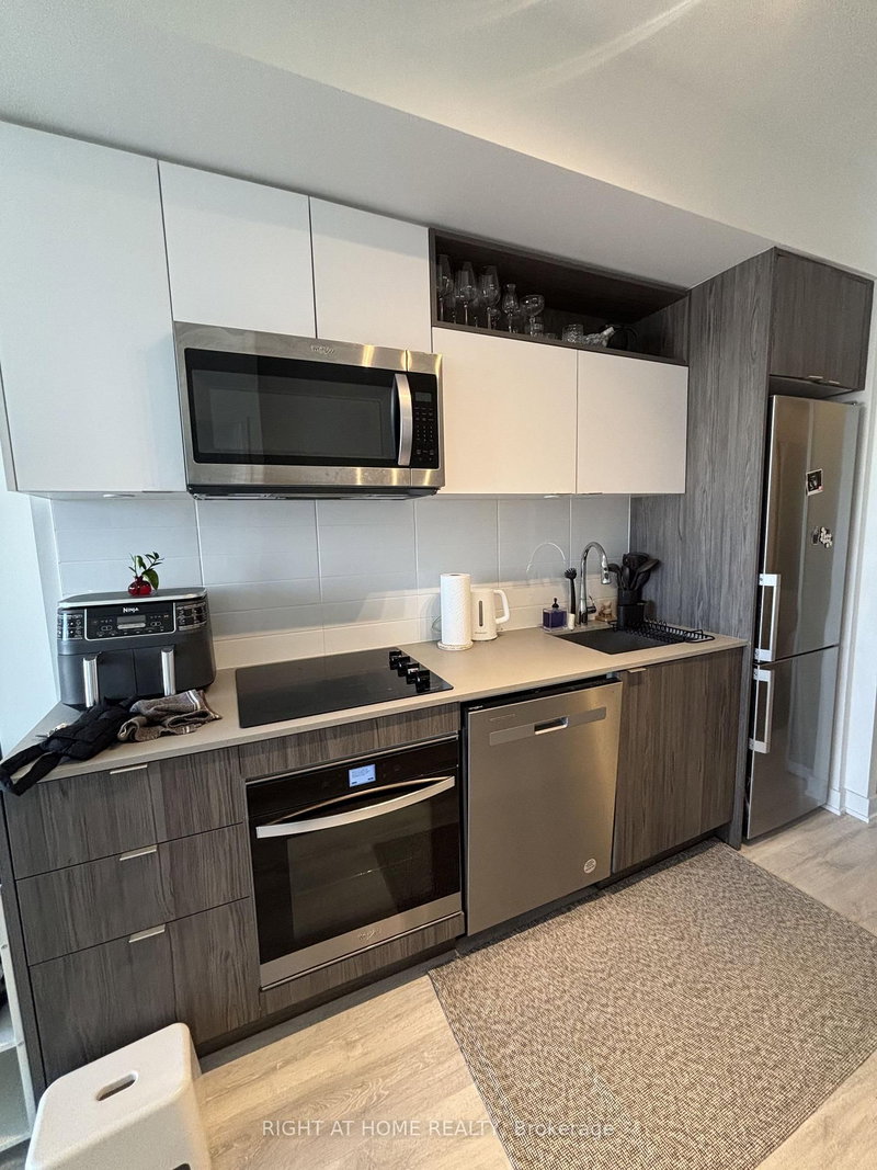 2502 - 100 Dalhousie Street E