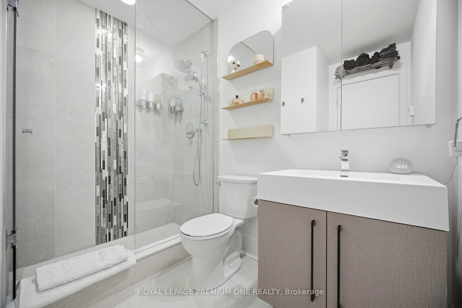 112 George Street • #S430 • Toronto, ON photo 20