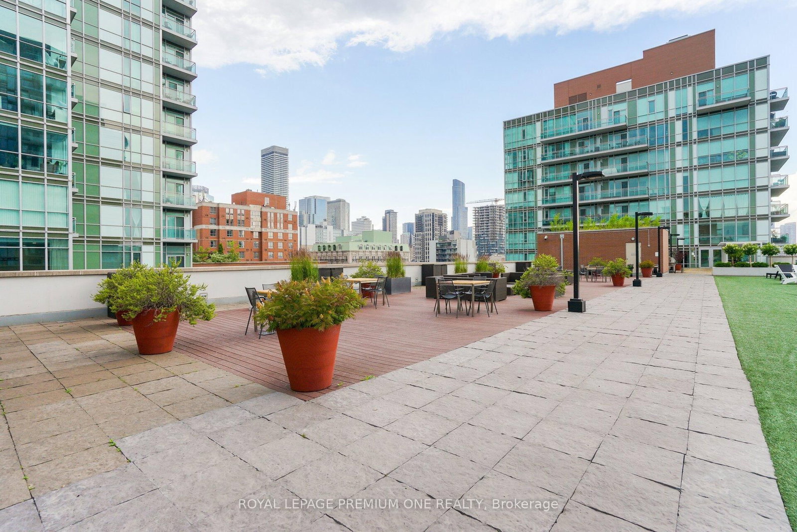 112 George Street • #S430 • Toronto, ON photo 39