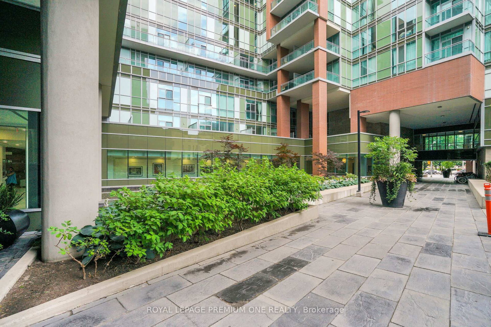 112 George Street • #S430 • Toronto, ON photo 42