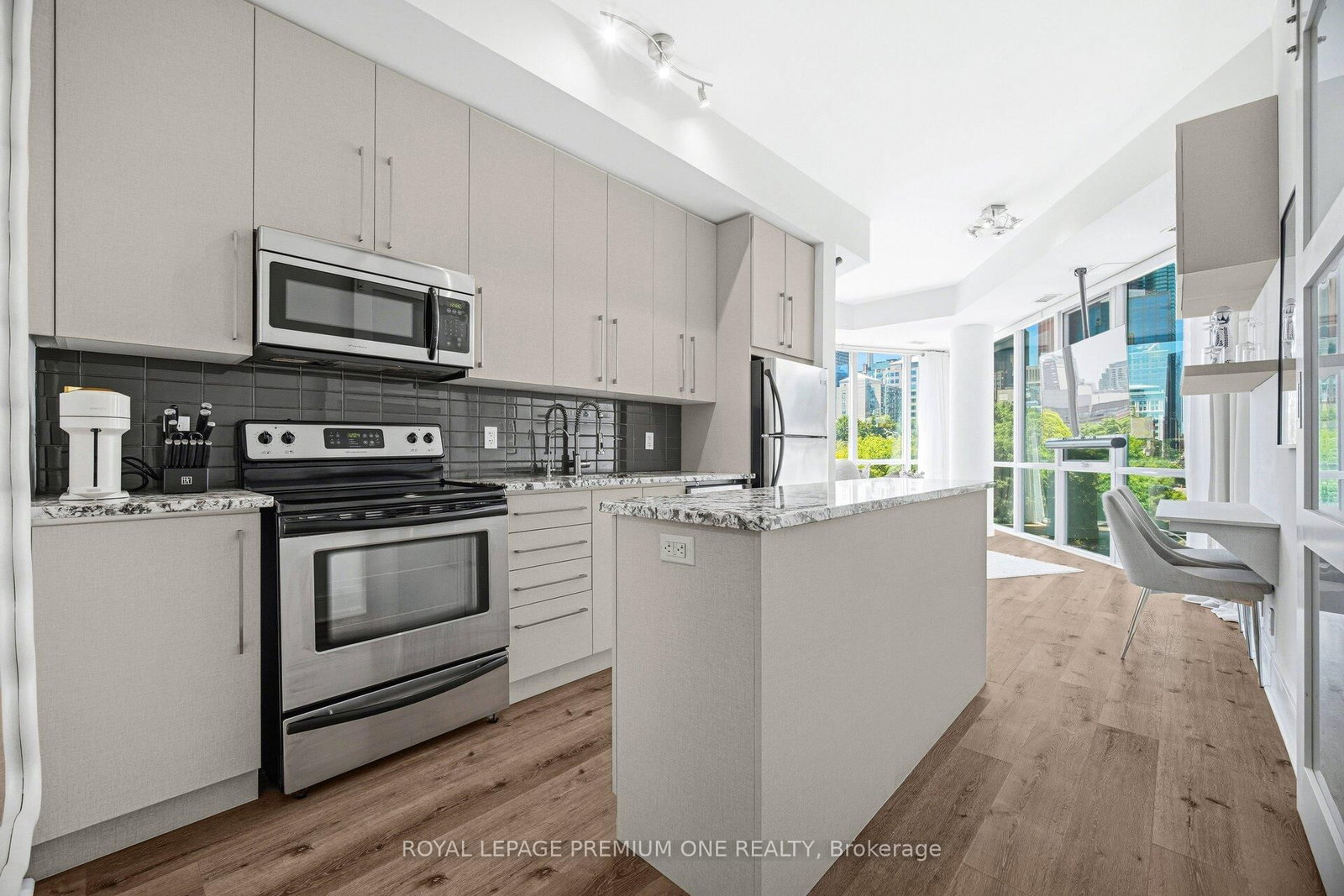 112 George Street • #S430 • Toronto, ON photo 9