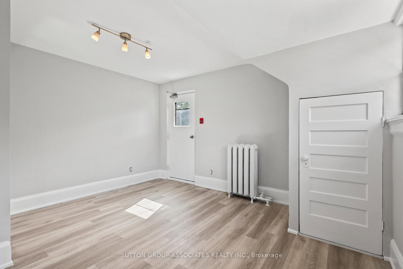 415 Brunswick Avenue • Toronto, ON photo 10
