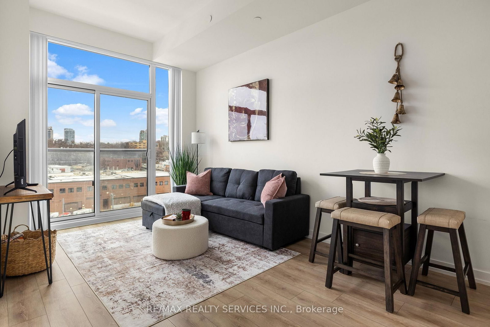 708 - 500 Dupont Street, Toronto 3