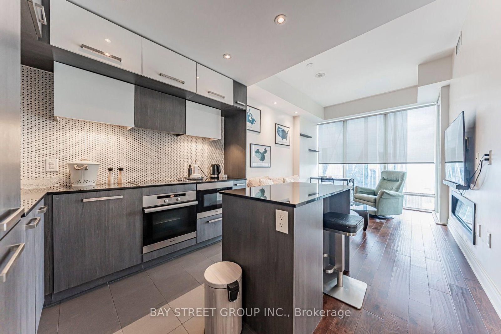 8 The Esplanade • #5403 • Toronto, ON photo 12