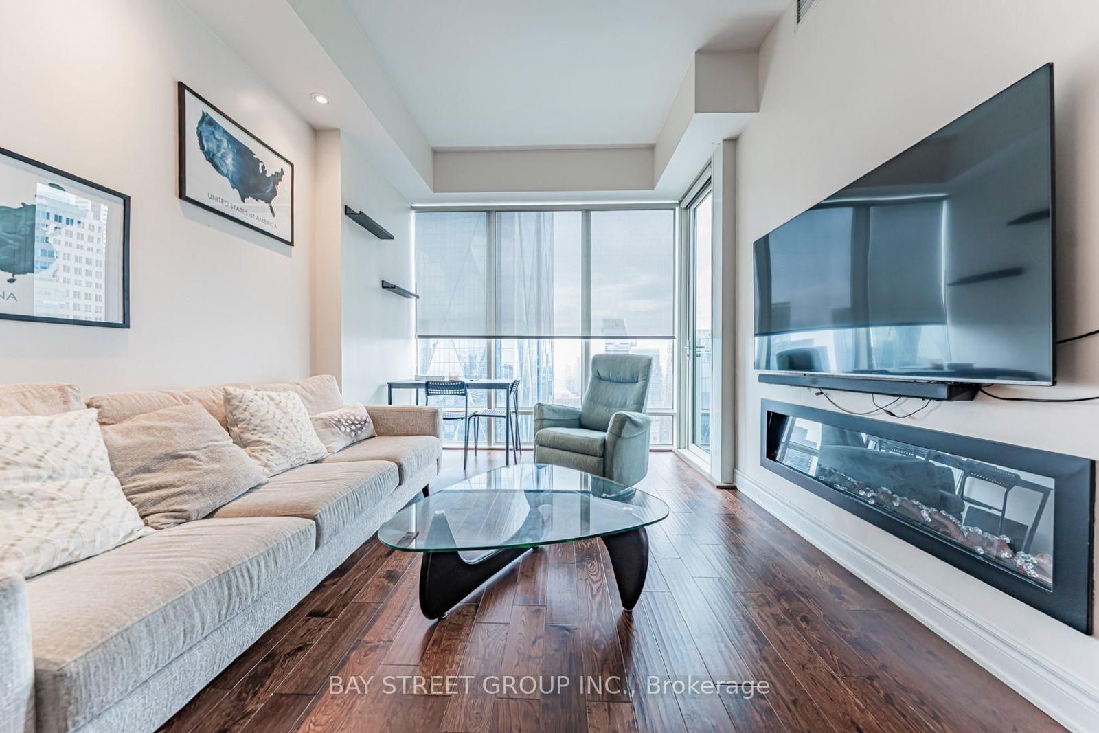 8 The Esplanade • #5403 • Toronto, ON photo 17