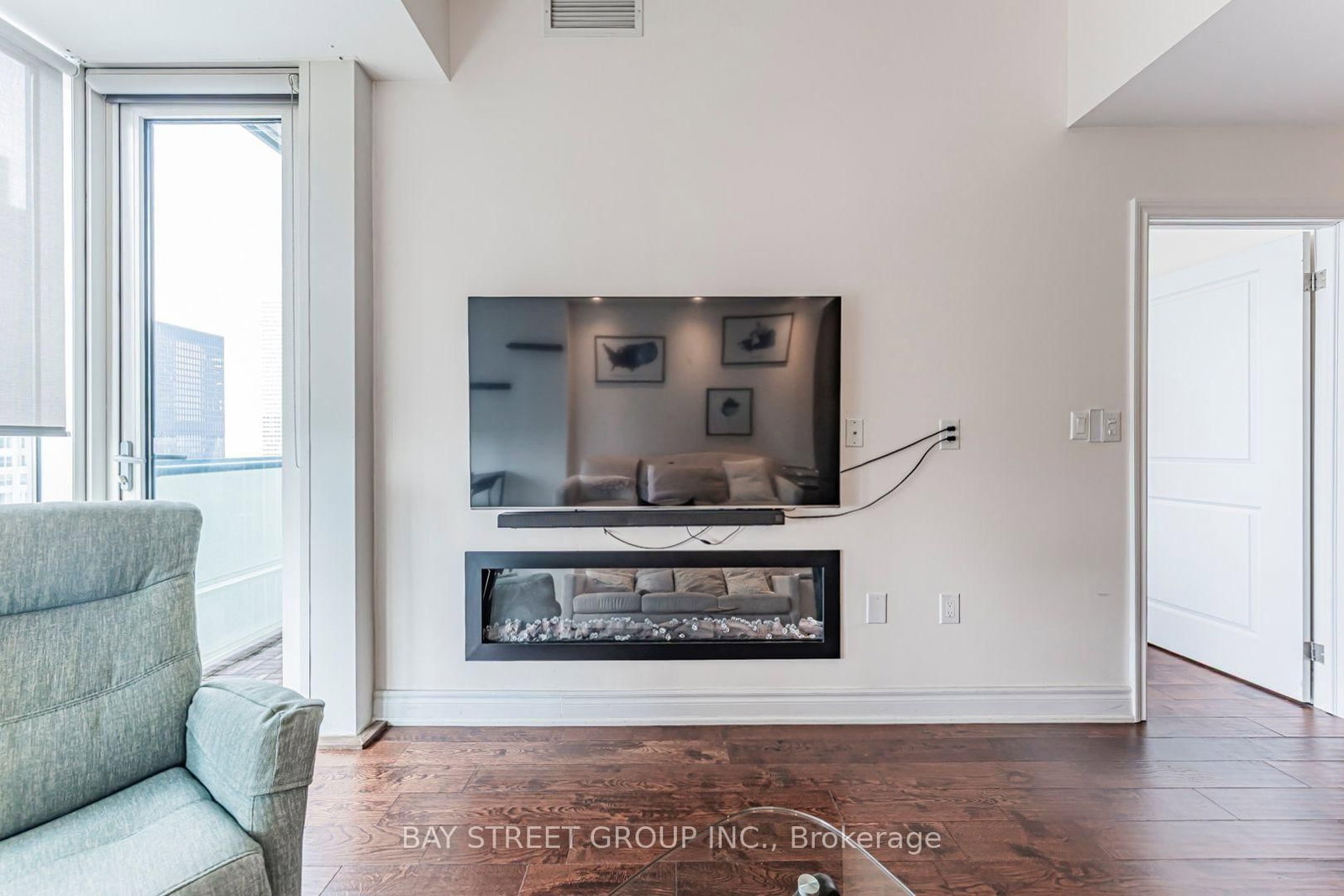 8 The Esplanade • #5403 • Toronto, ON photo 22