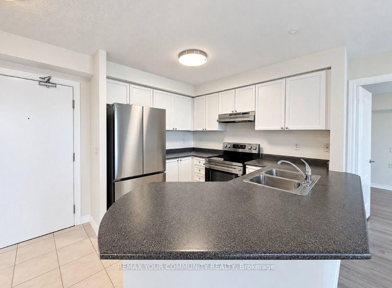 516 - 1030 Sheppard Avenue W