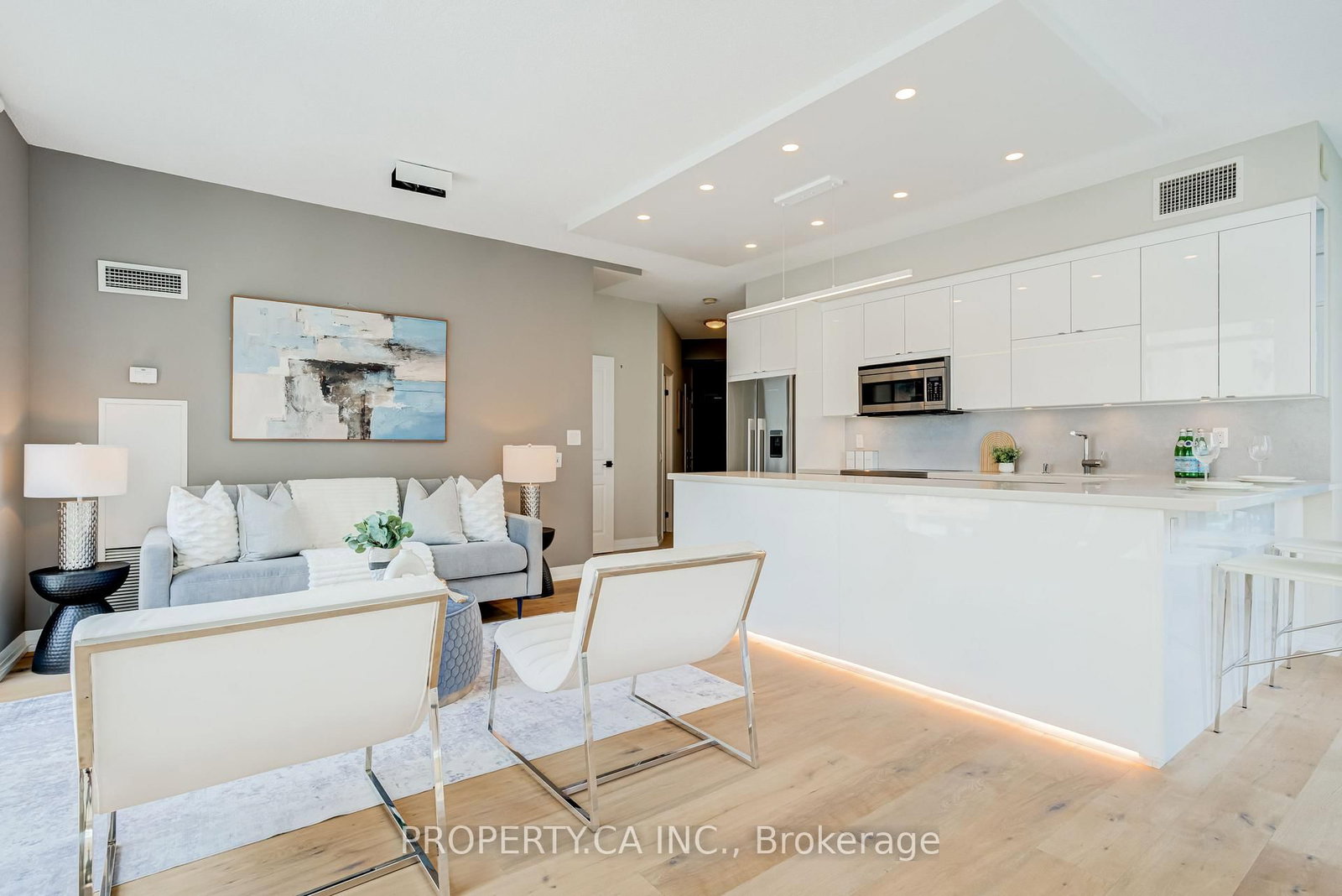1121 Bay Street • #904 • Toronto, ON photo 3