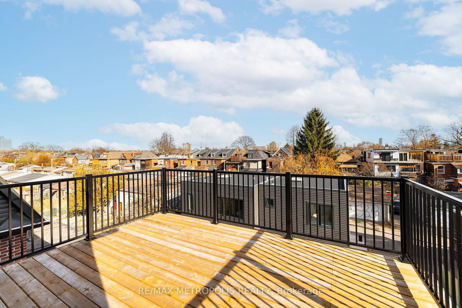 447 Lansdowne Avenue • Toronto, ON photo 10