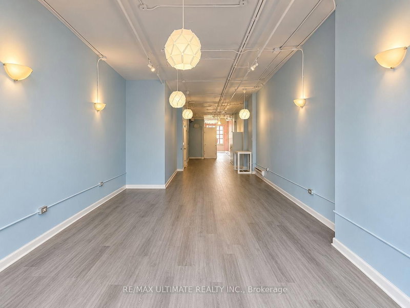 678 Yonge St photo 5