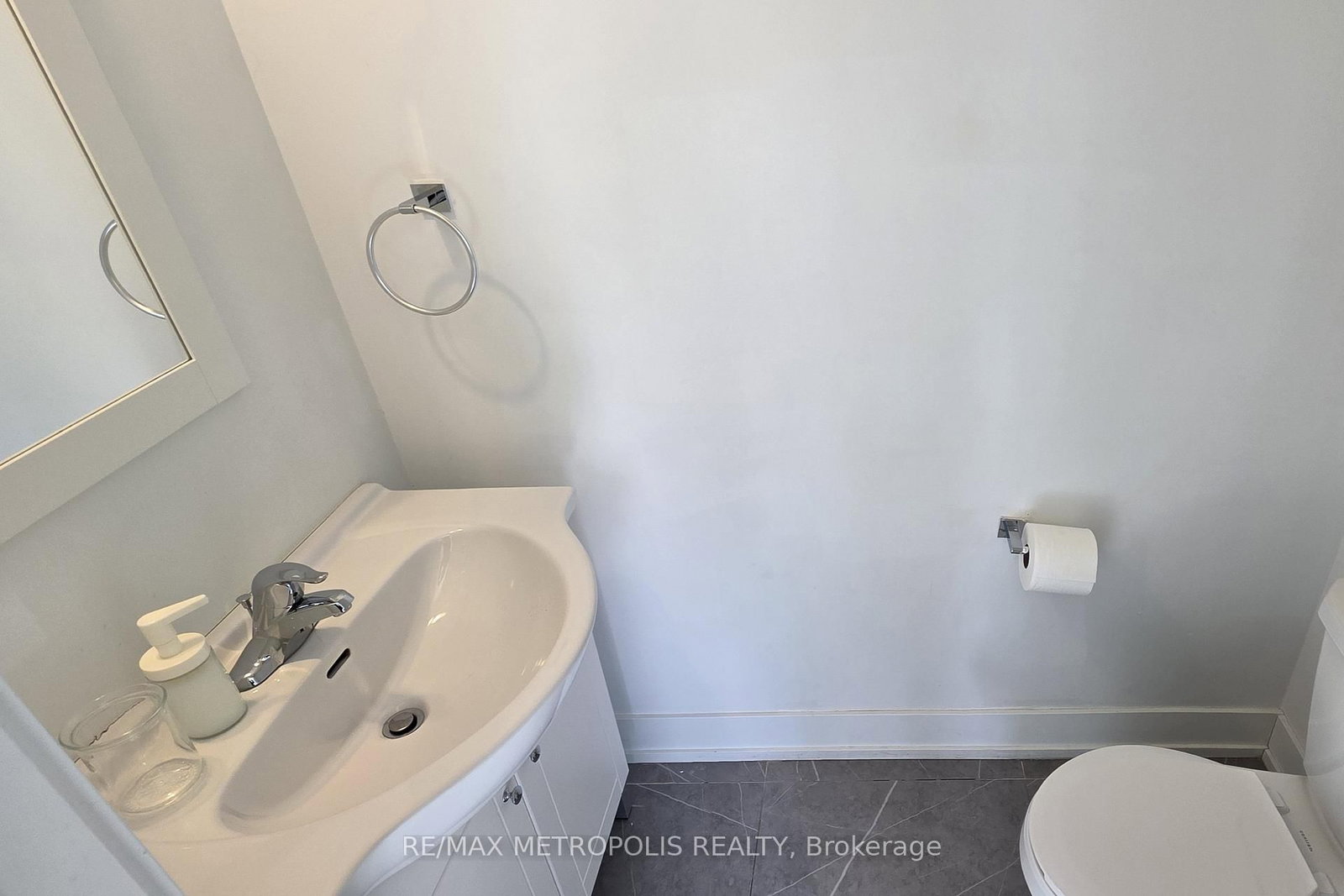 449 Lansdowne Avenue • Toronto, ON photo 44