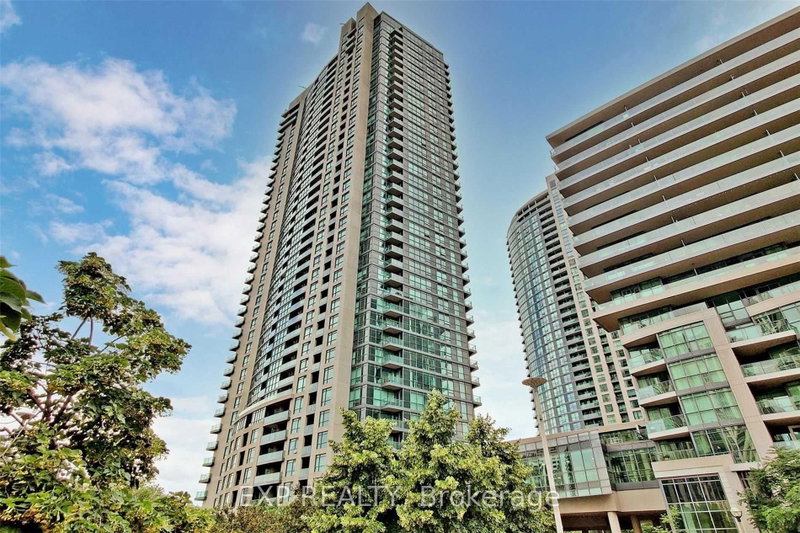 202 - 215 Fort York Boulevard