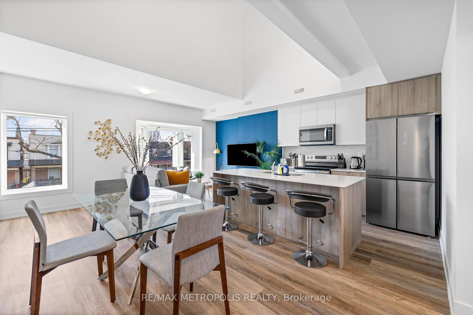 447 - 449 Lansdowne Avenue • Toronto, ON photo 2