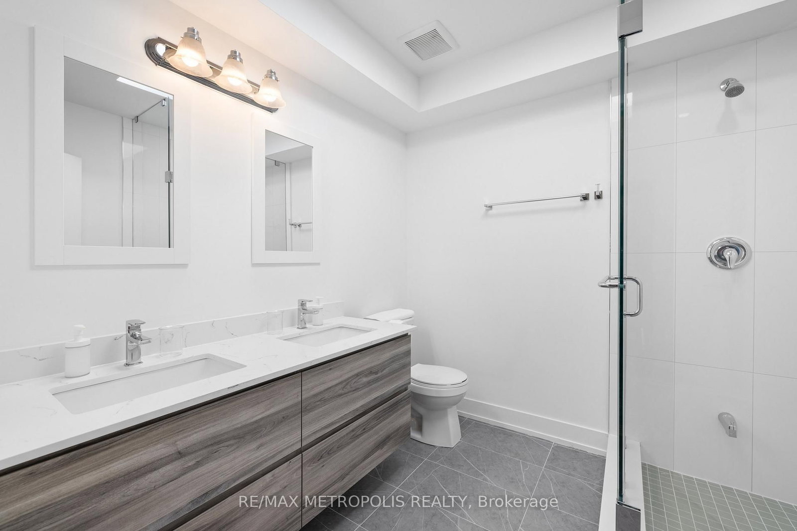 447 - 449 Lansdowne Avenue • Toronto, ON photo 7
