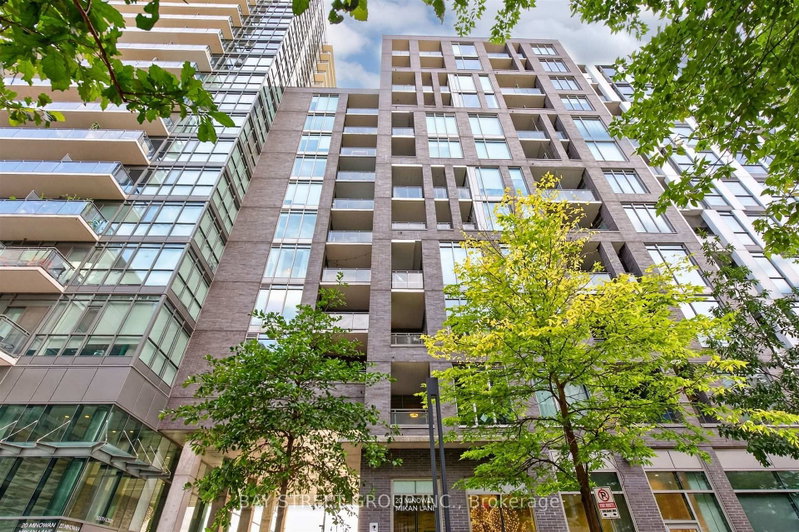 211 - 20 minowan miikan Lane W