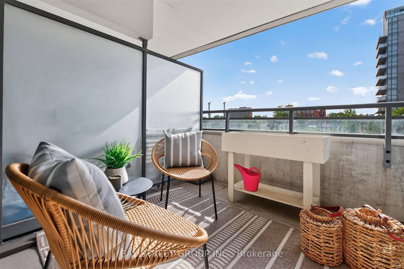 20 minowan miikan Lane W • #211 • Toronto, ON photo 18