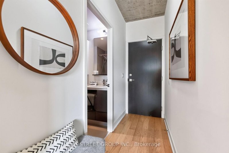 211 - 20 minowan miikan Lane W