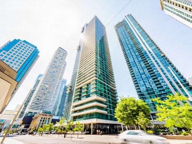 304 - 33 Bay Street