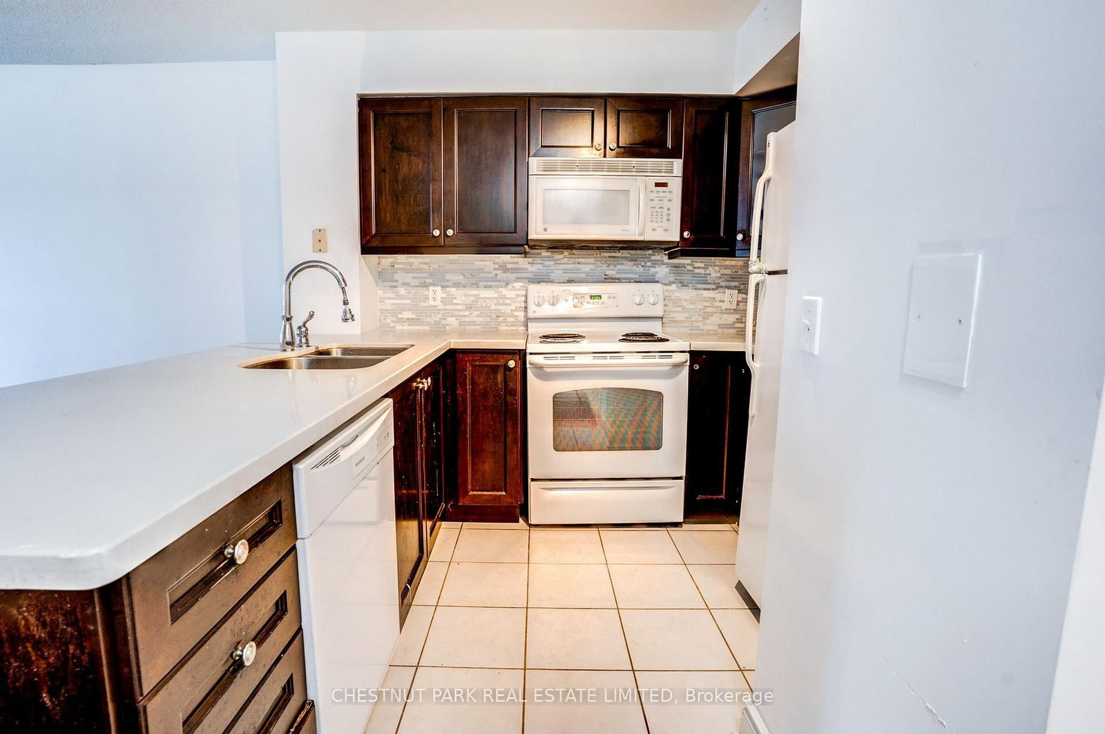 30 Grand Trunk Crescent • #1008 • Toronto, ON photo 10