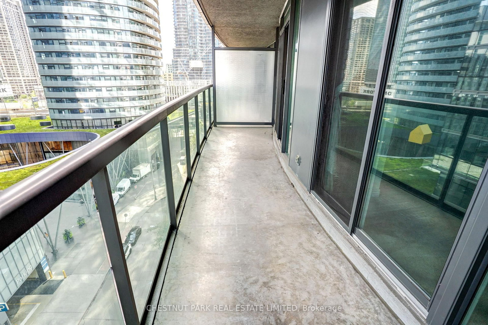30 Grand Trunk Crescent • #1008 • Toronto, ON photo 23