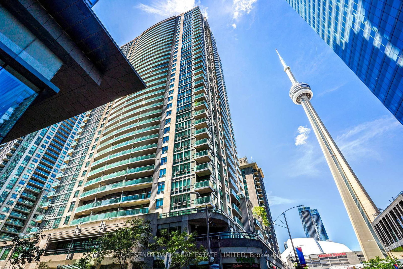 30 Grand Trunk Crescent • #1008 • Toronto, ON photo 33