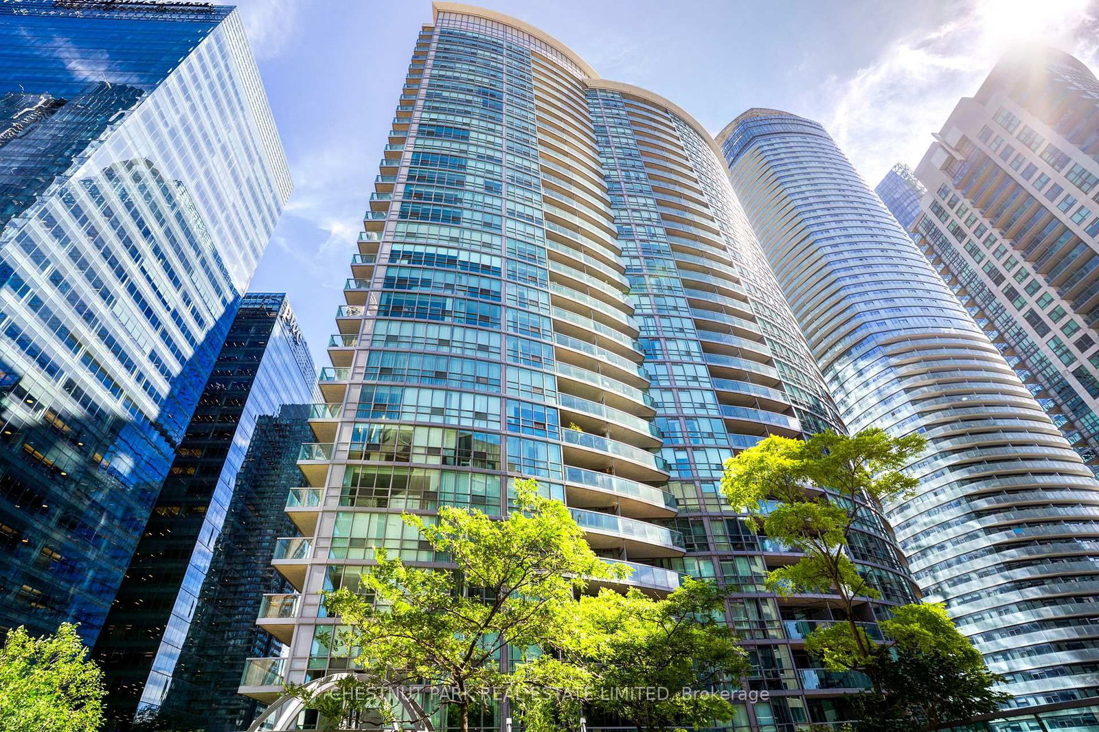 30 Grand Trunk Crescent • #1008 • Toronto, ON photo 34