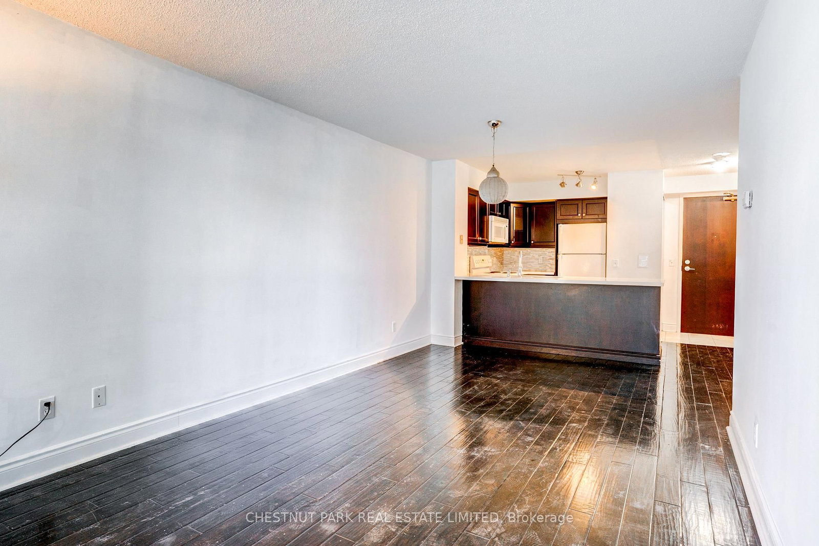 30 Grand Trunk Crescent • #1008 • Toronto, ON photo 5