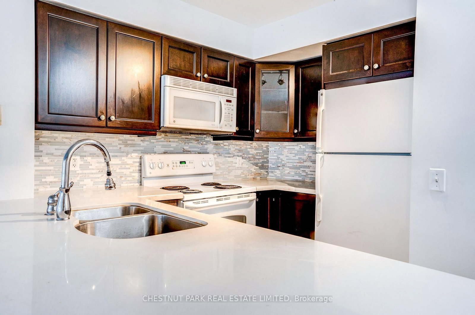 30 Grand Trunk Crescent • #1008 • Toronto, ON photo 9
