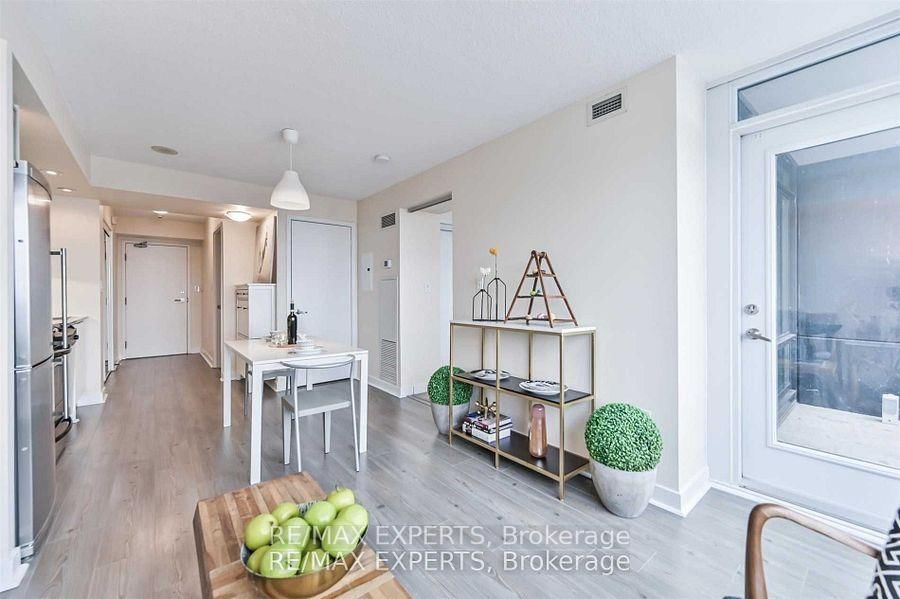 4801 - 25 Telegram Mews 4