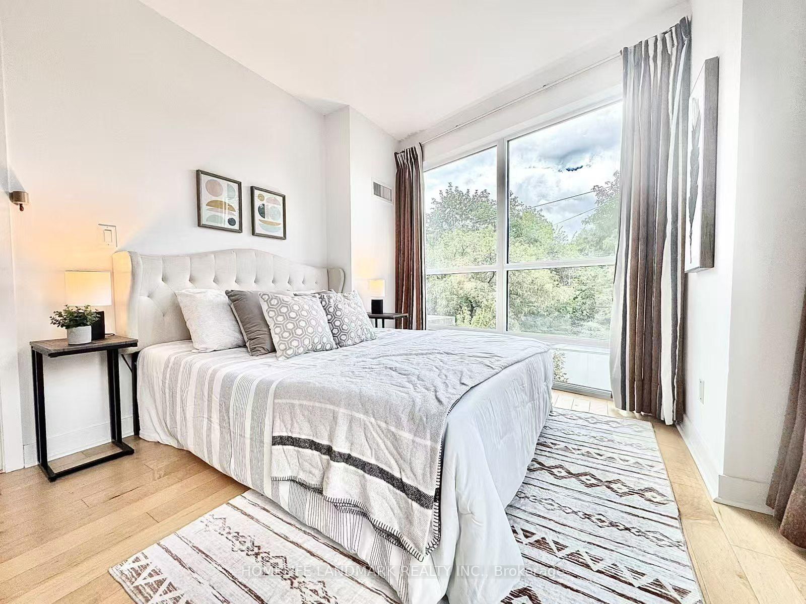 58 Orchard View Boulevard • #209 • Toronto, ON photo 8