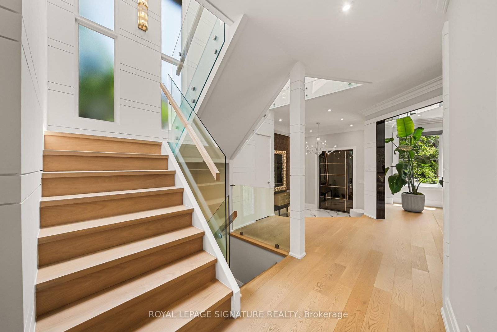 492 Old Orchard Grove • Toronto, ON photo 11