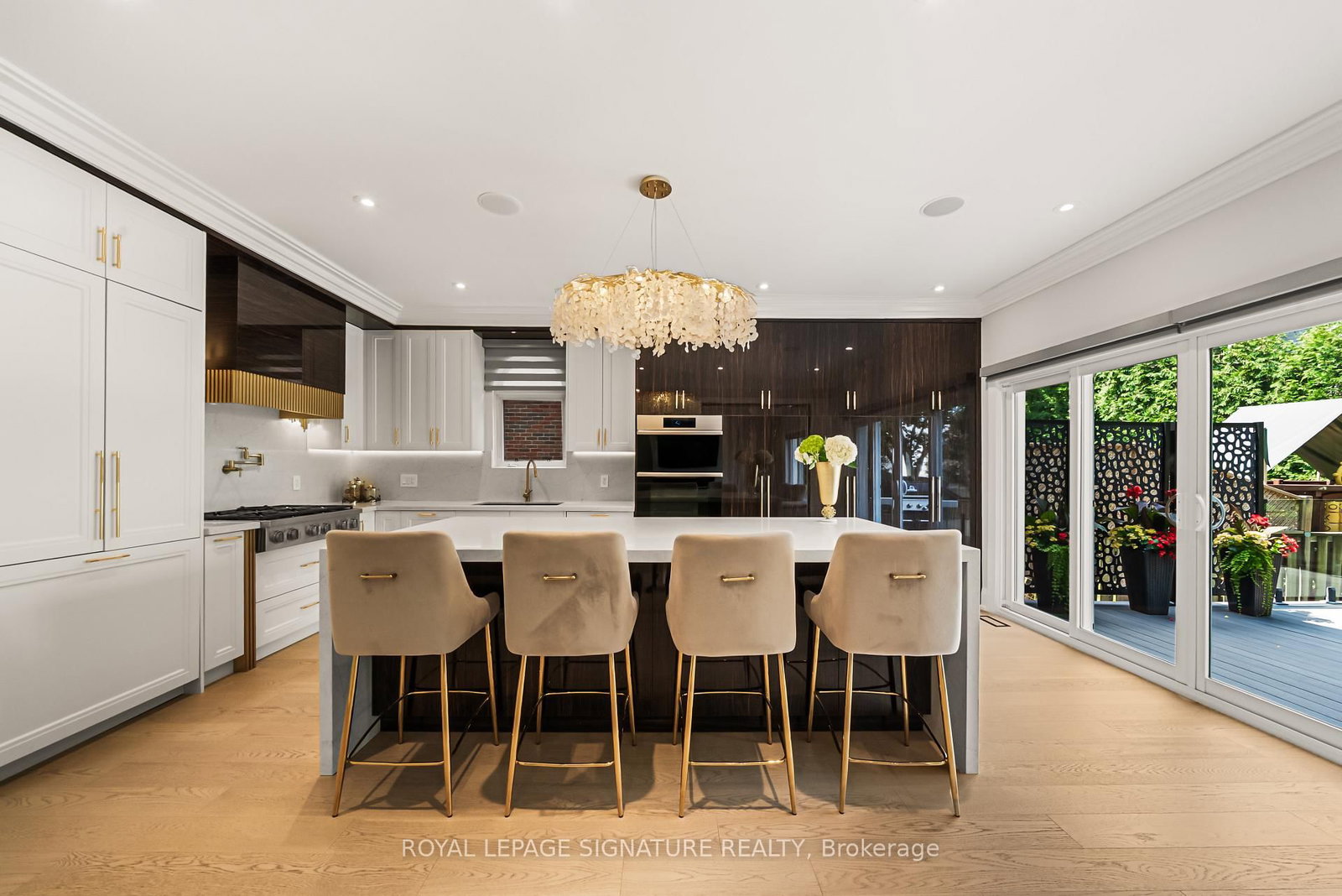 492 Old Orchard Grove • Toronto, ON photo 17