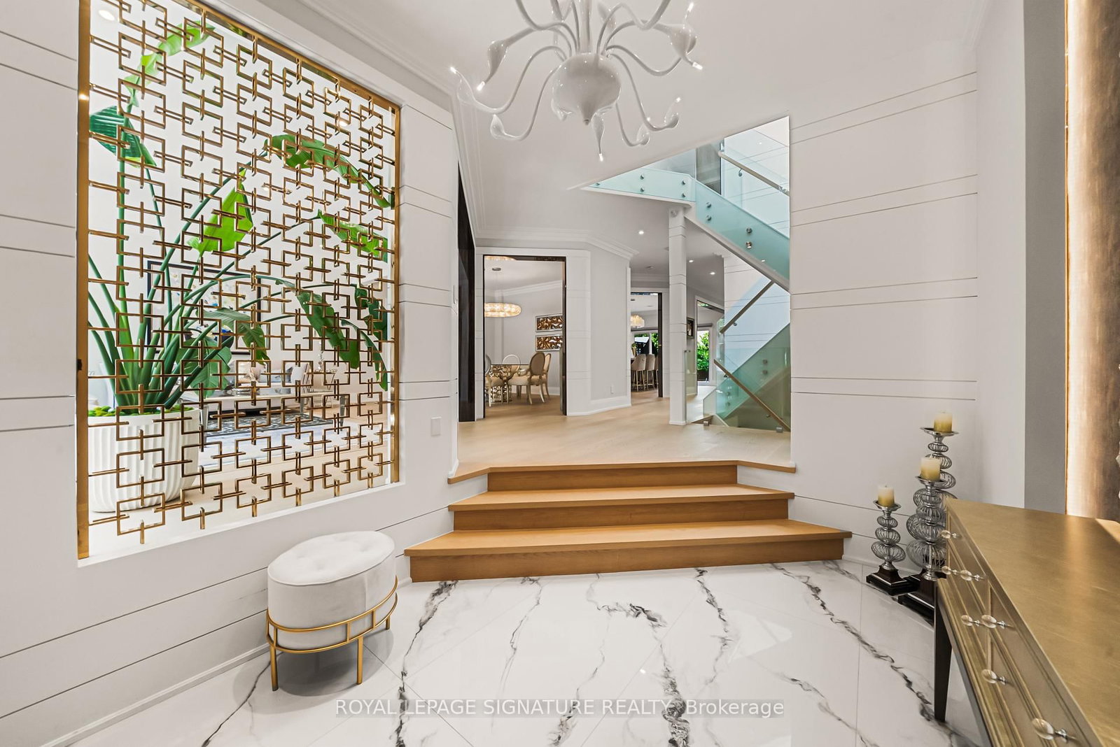 492 Old Orchard Grove • Toronto, ON photo 6