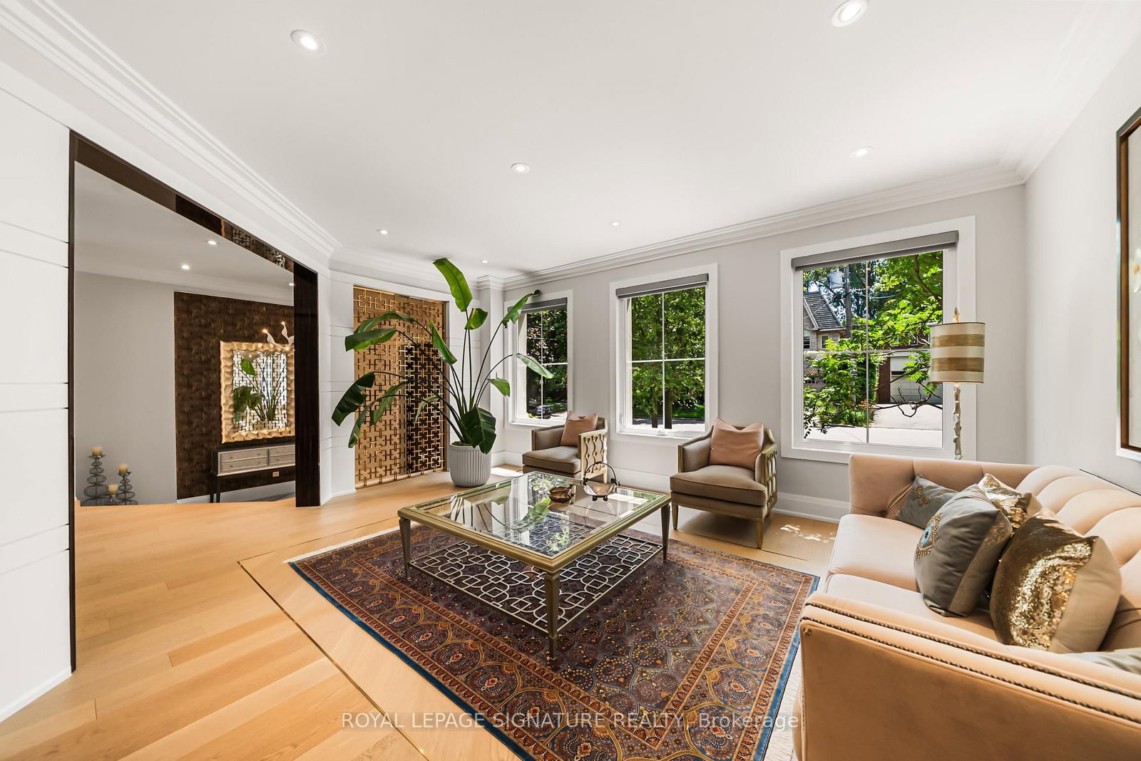 492 Old Orchard Grove • Toronto, ON photo 8