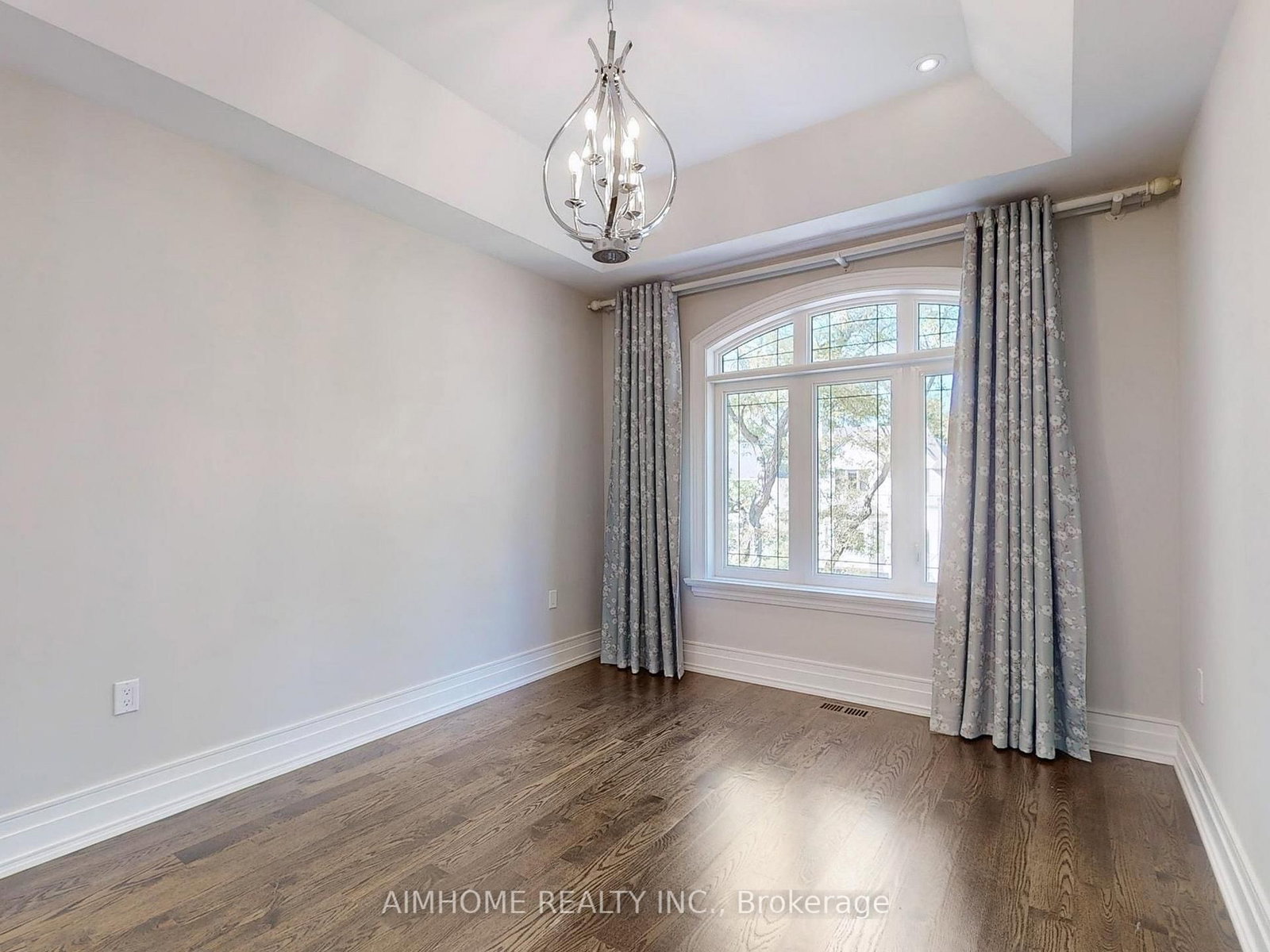 143 Kingsdale Avenue • Toronto, ON photo 23