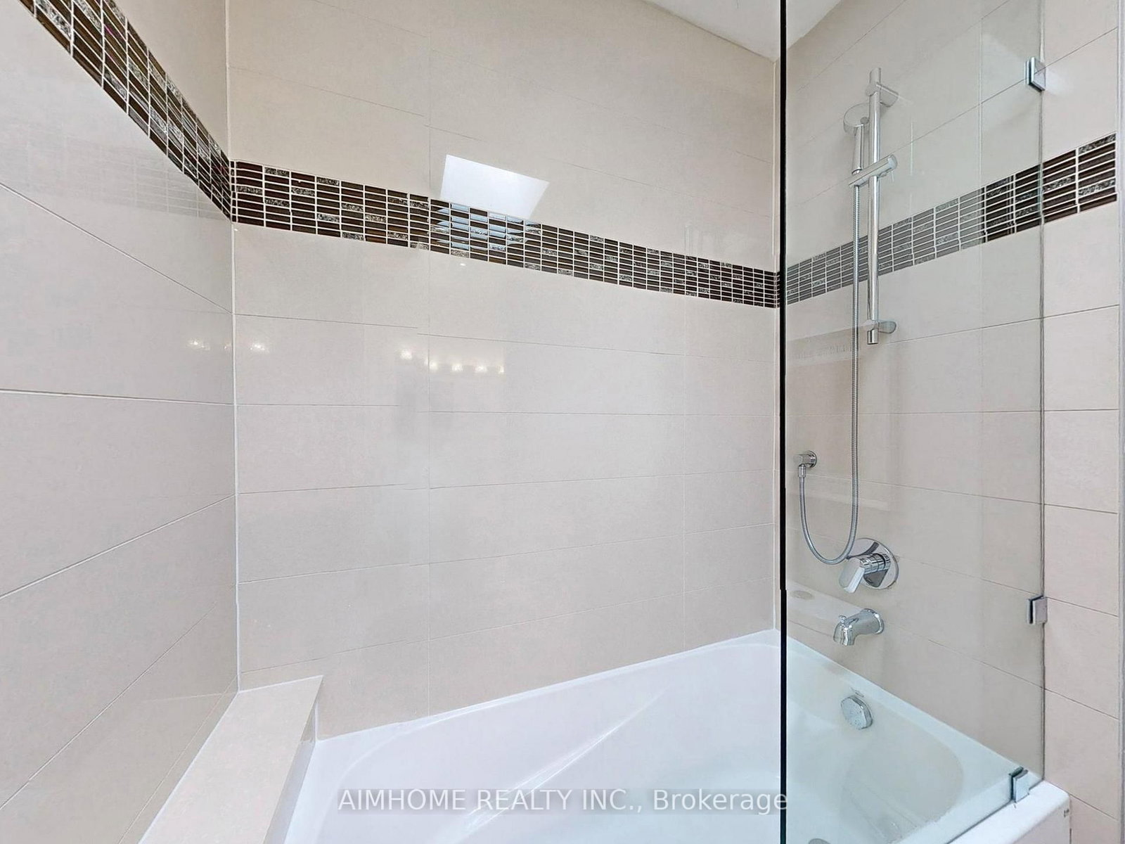 143 Kingsdale Avenue • Toronto, ON photo 26