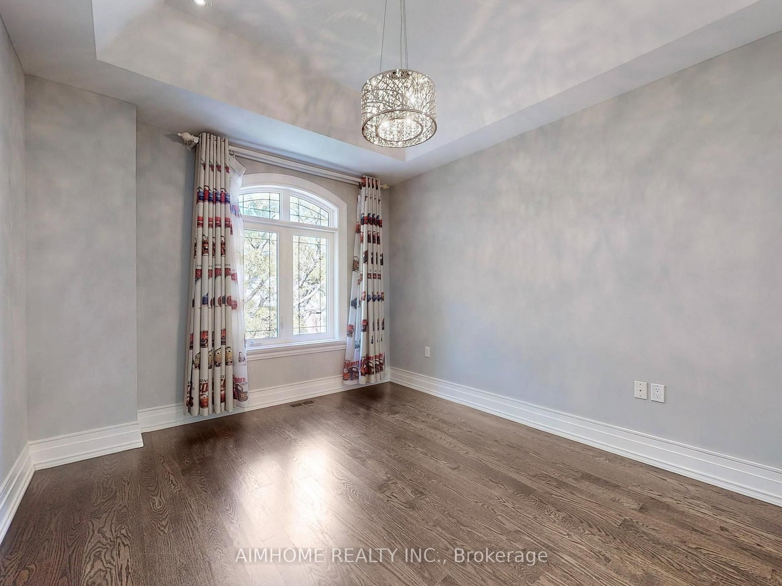 143 Kingsdale Avenue • Toronto, ON photo 29