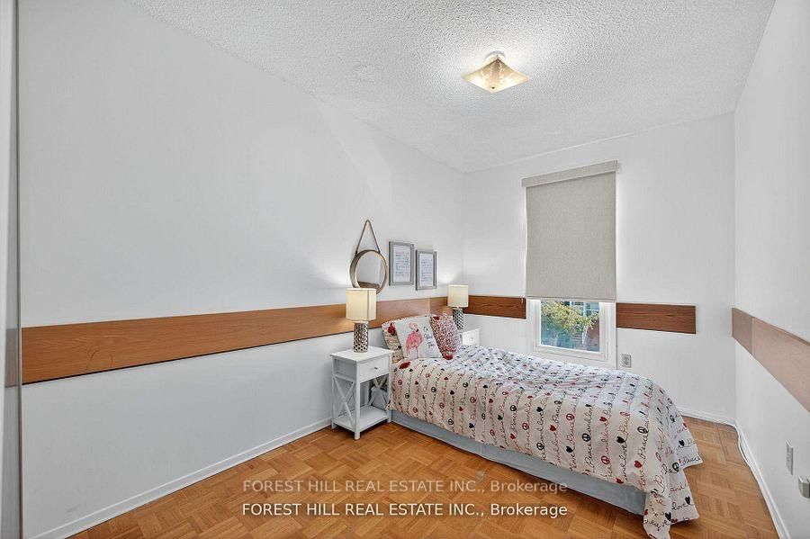 38 Carnival Court • Toronto, ON photo 12
