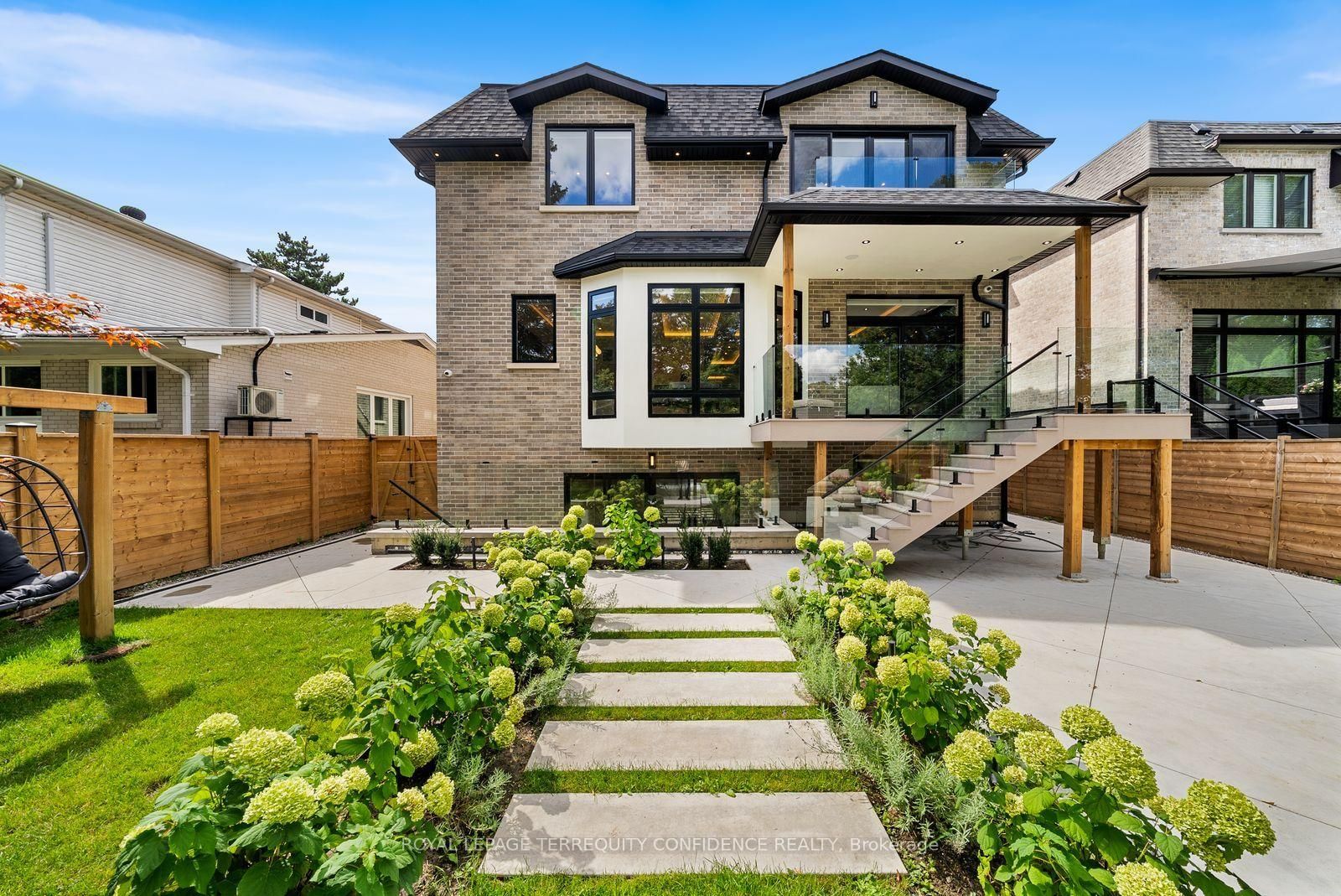 31 Palomino Crescent • Toronto, ON photo 50