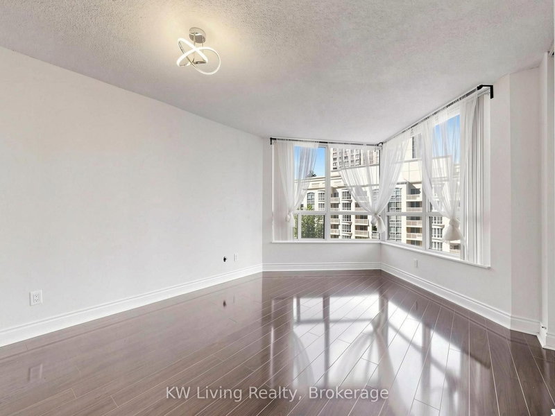 609 - 10 Northtown Way