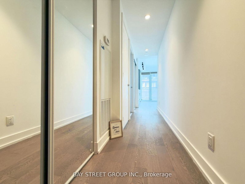 4502 - 7 Grenville Street