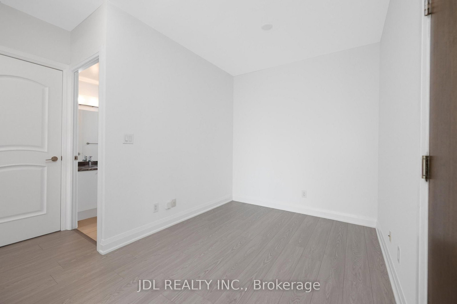16 Harbour Street • #4006 • Toronto, ON photo 11