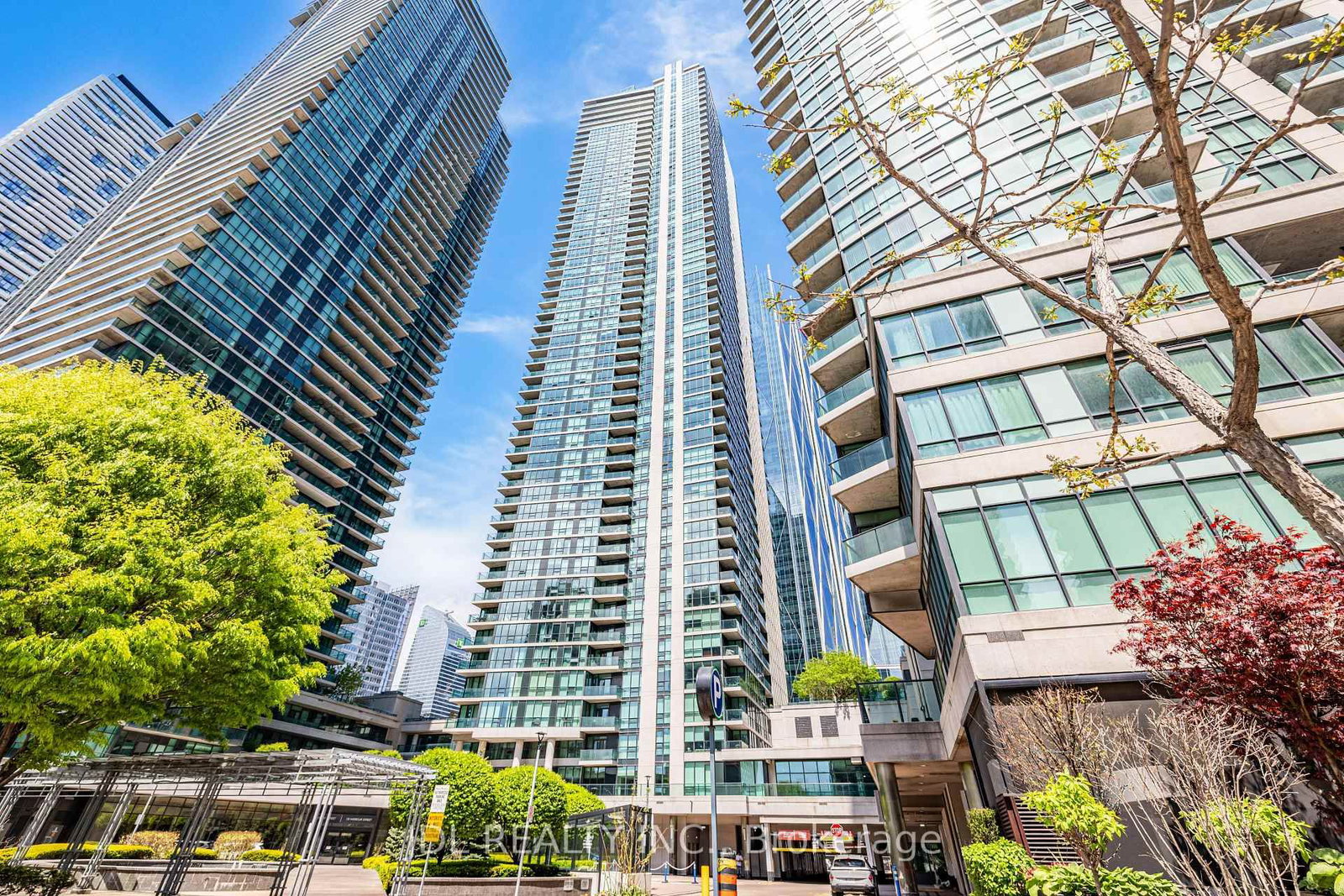 16 Harbour Street • #4006 • Toronto, ON photo 2