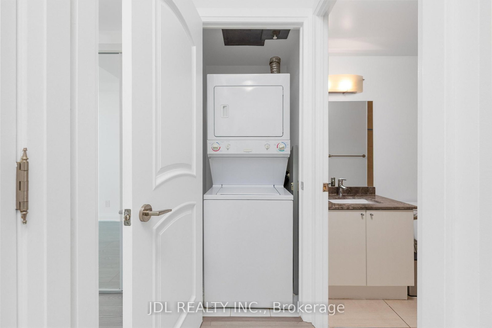 16 Harbour Street • #4006 • Toronto, ON photo 22