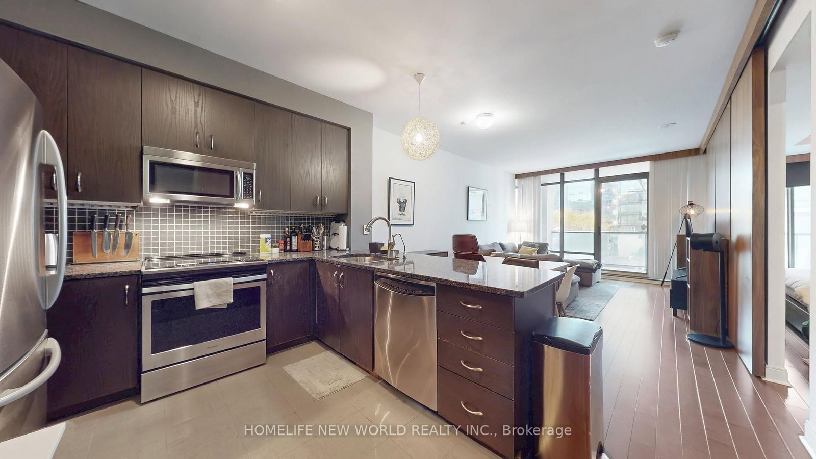 18 Yorkville Avenue • #312 • Toronto, ON photo 13