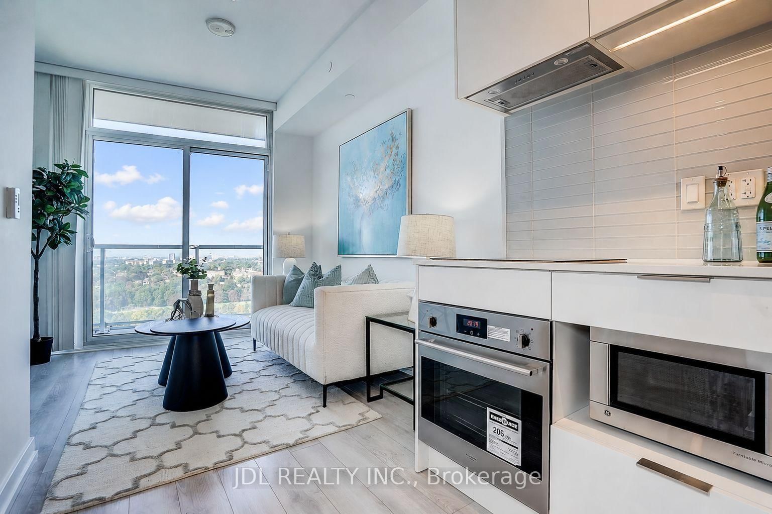 33 Helendale Avenue • #1811 • Toronto, ON photo 16